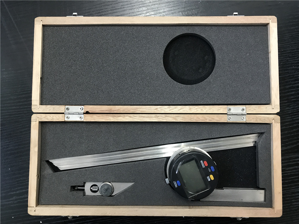 数显万能角度尺""